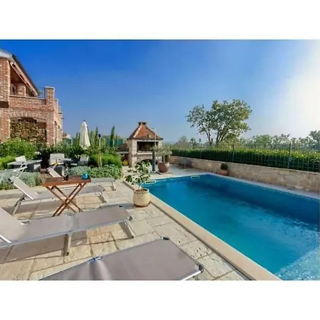 Bella Arte Comfortable Holiday * Kaštelir